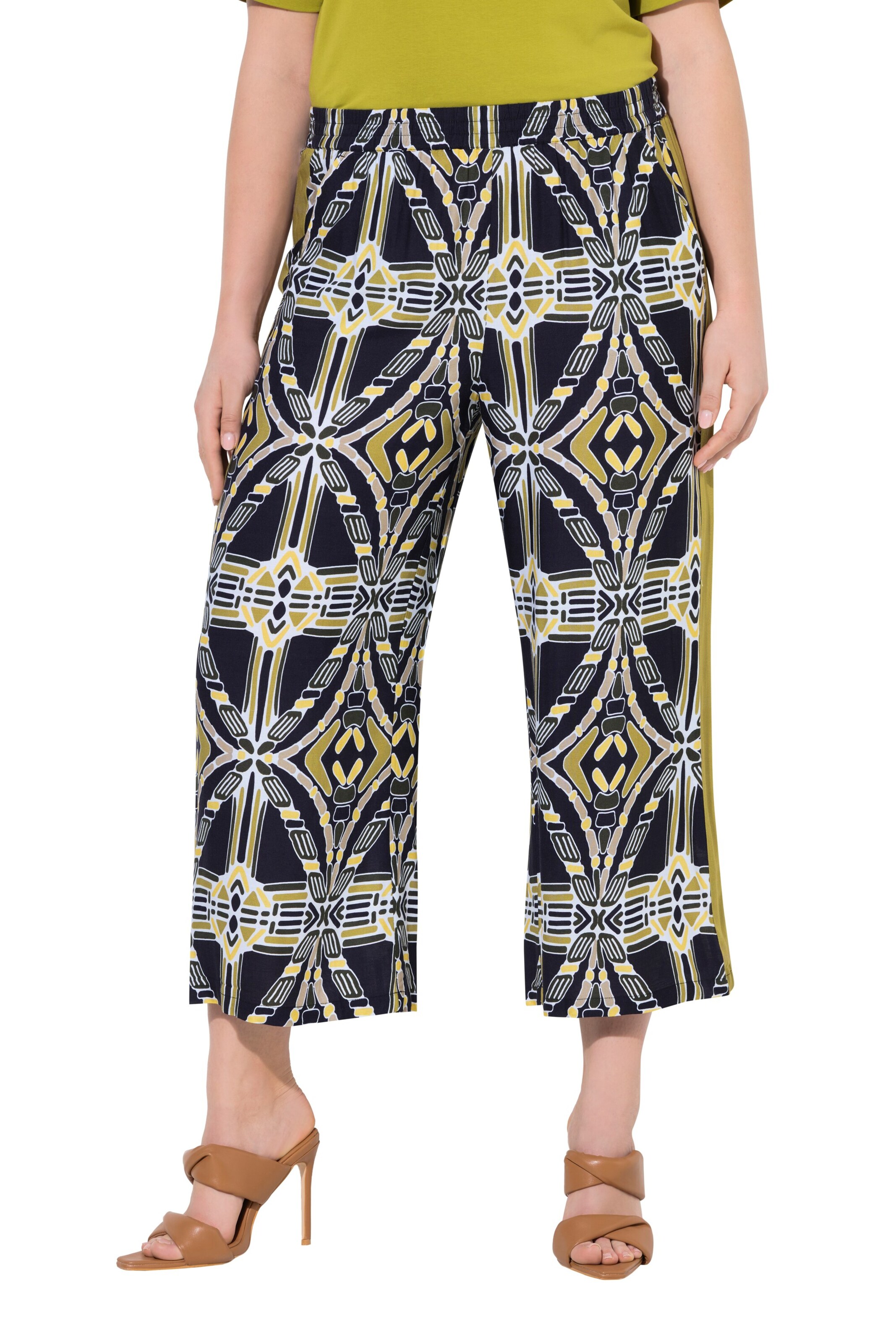 Ulla Popken Wide leg Trousers in Black: front