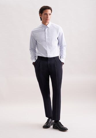 Coupe regular Chemise business 'Schwarze Rose' SEIDENSTICKER en bleu