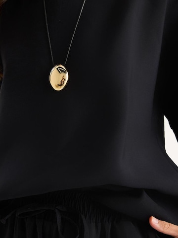 Completo pantalone di Bianco Lucci in nero