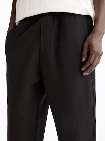 Pull&Bear Regular Trousers in Black