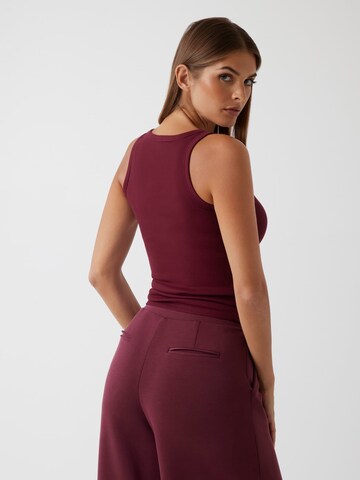 GUESS Top in Red
