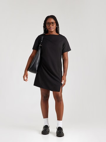 Robe 'VMCEVELIN' Vero Moda Curve en noir : devant