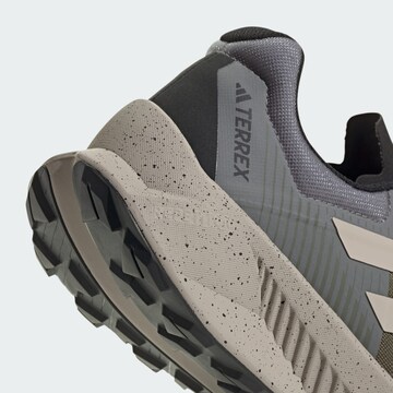 Chaussure basse 'Soulstride Flow' ADIDAS TERREX en gris