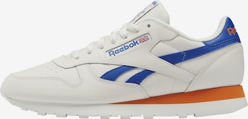 Reebok Sneakers in White: front