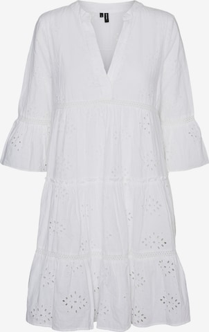 VERO MODA - Vestido camisero en blanco: frente