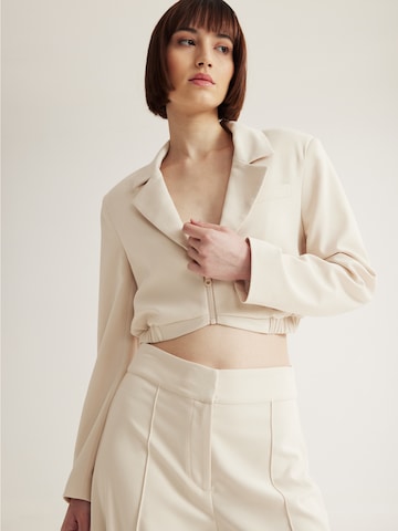 4TAILORS Bleiseri 'Katie' värissä beige: etupuoli