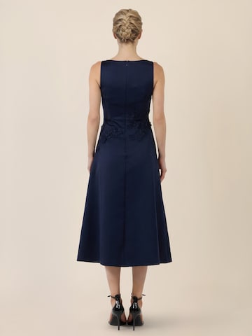 APART Kleid in Blau