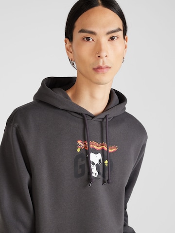 GAP Sweatshirt 'SNOOPY' i grå