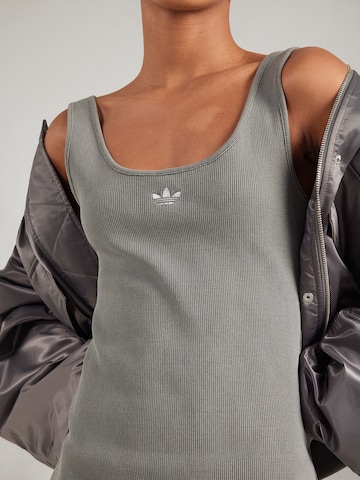Robe d’été 'ESS' ADIDAS ORIGINALS en gris