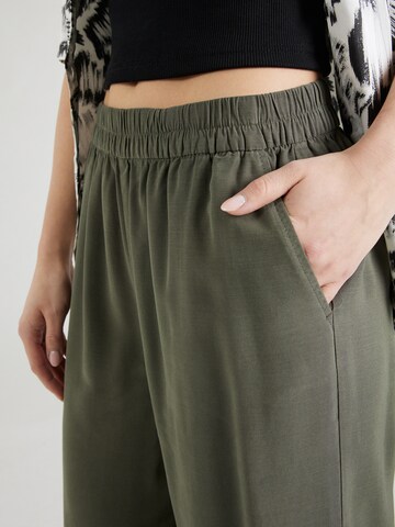 Loosefit Pantalon 'ONLARIS' ONLY en gris