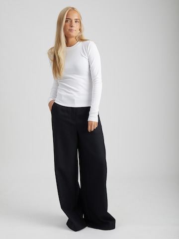 Peppercorn - Camiseta 'Phoebe' en blanco