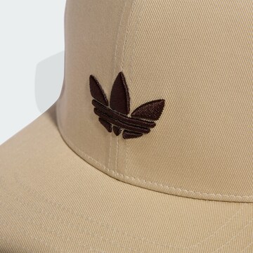 ADIDAS ORIGINALS - Boné 'Adicolor' em bege