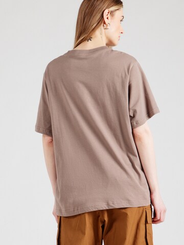 Maglietta 'ESSENTIALS' di Nike Sportswear in marrone