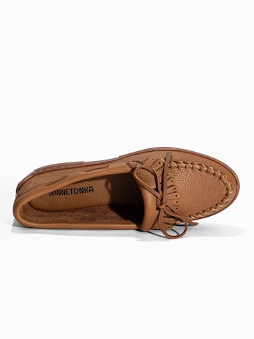 Minnetonka Mokaszin 'Moosehide Classic' - barna