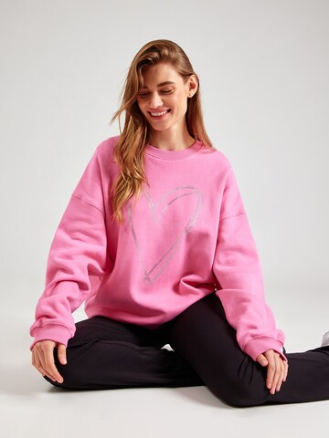 Felpa di MYLAVIE by Sarah Harrison in rosa: frontale
