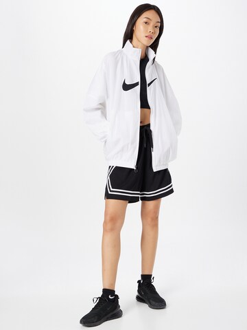 Veste mi-saison 'Essential' Nike Sportswear en blanc