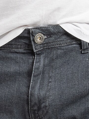 Rock Creek Regular Jeans in Grey