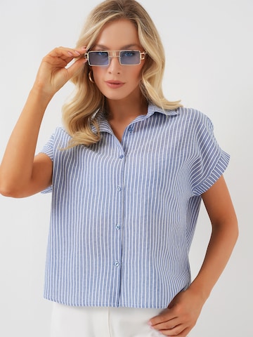 Bigdart Blouse in Blue: front