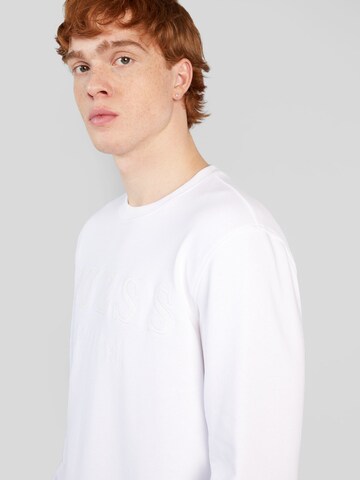 GUESSSweater majica 'BEAU' - bijela boja