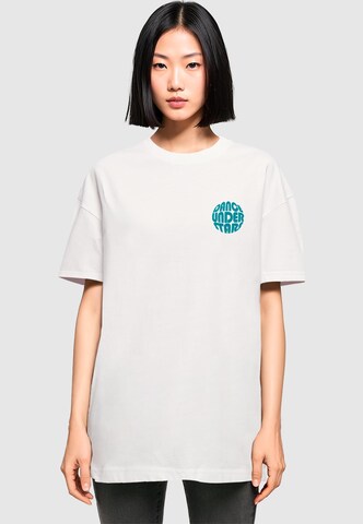 Merchcode T-Shirt 'Dance Under Stars' in Weiß: Vorderseite