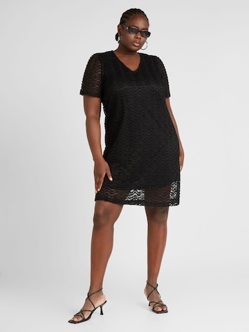 Vero Moda Curve - Vestido 'ISOLDE' en negro