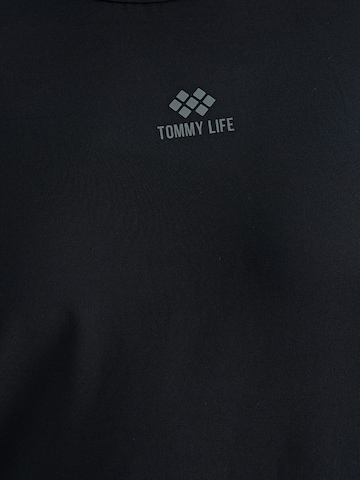 Maglietta 'T-Shirts' di Tommy Life in nero