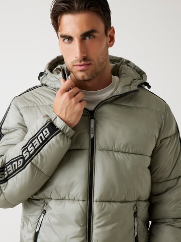 GUESS Funktionsjacke in Grün