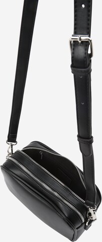 Seidenfelt Manufaktur Crossbody Bag 'Hede' in Black