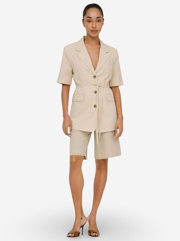Blazer 'Jdynaomi Linen S/S Belt Blazer Tlr 15373938' di Jaqueline de Yong in beige