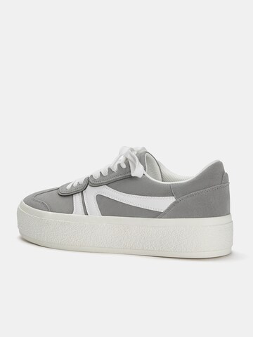 Pull&Bear Platform trainers in Grey