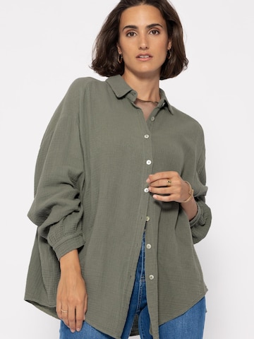 SASSYCLASSY Blouse 'kürzere Variante' in Green