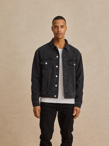 DAN FOX APPAREL Between-Season Jacket 'Jakob' in Black: front