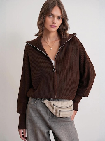 MixRay Strickjacke in Braun: Vorderseite