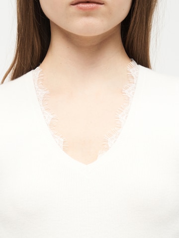 VILA - Jersey 'VIAMARIA' en blanco