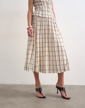 Fustă 'TSSALLY' de la TOPSHOP pe alb: față