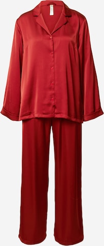 Lindex Pyjama värissä punainen: edessä