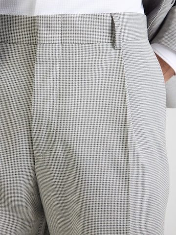 Michael Kors Regular Veckad byxa i grå