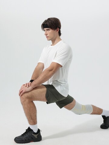 YOUTHUP Performance Shirt 'Feuchttrans' in White