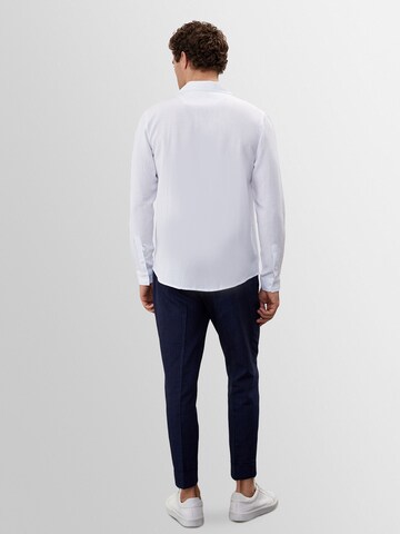 Antioch - Ajuste regular Camisa en blanco