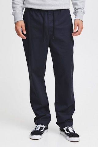 !Solid Regular Chino 'Ginte' in Blauw: voorkant