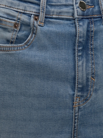 Pull&Bear Flared Jeans in Blau