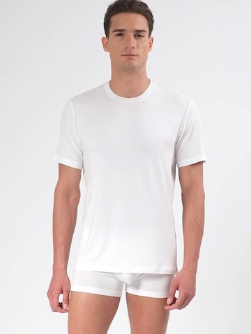 Blackspade Undershirt ' Silver ' in White: front