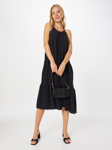 Rochie de vară de la Superdry pe negru