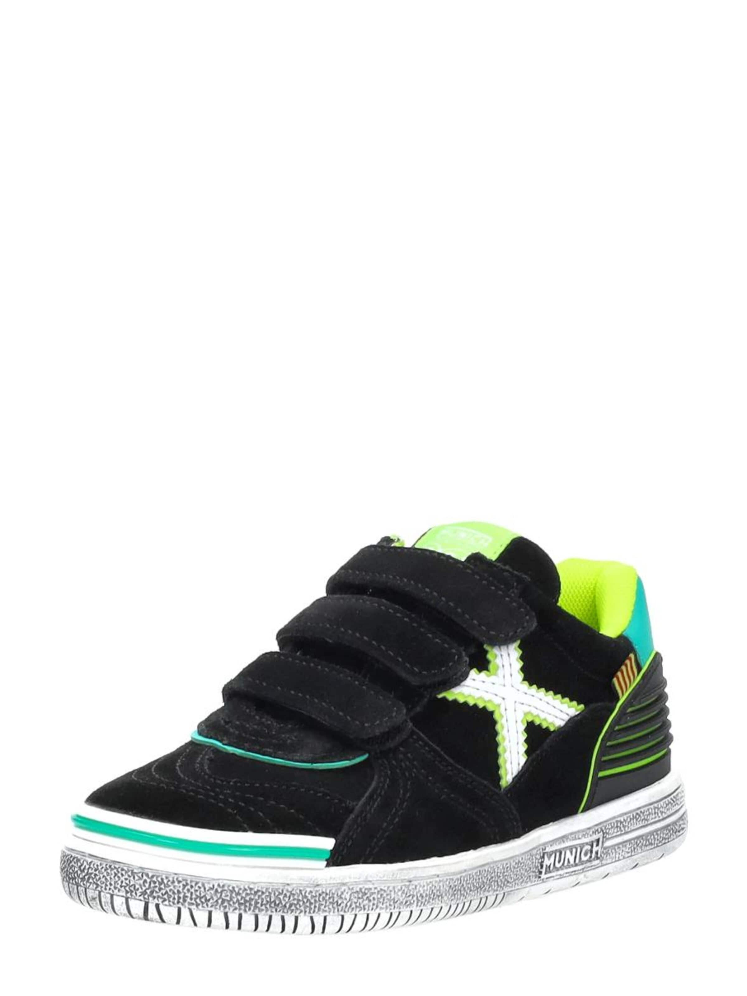 MUNICH Sneakers 'Klittenband Laag' in Black: front