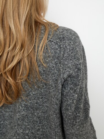 Peppercorn - Top 'Tirna' em cinzento