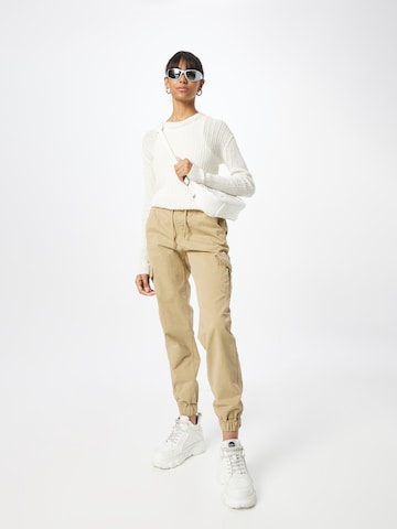 Urban Classics Tapered Cargo trousers in Beige