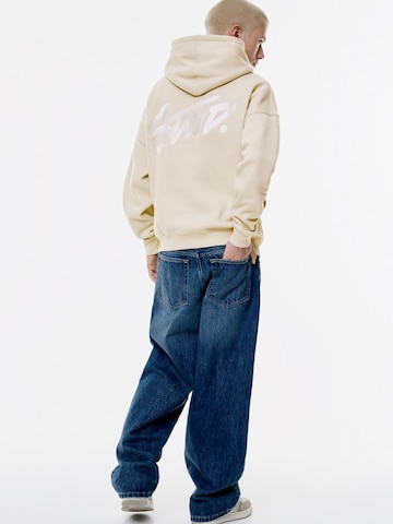Sweat-shirt 'STWD' Pull&Bear en beige : devant