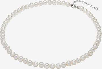 Valero Pearls Necklace in White: front