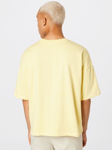 T-Shirt 'Flynn' ABOUT YOU Limited en jaune