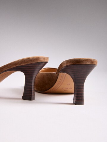 The Set Pantolette in Braun